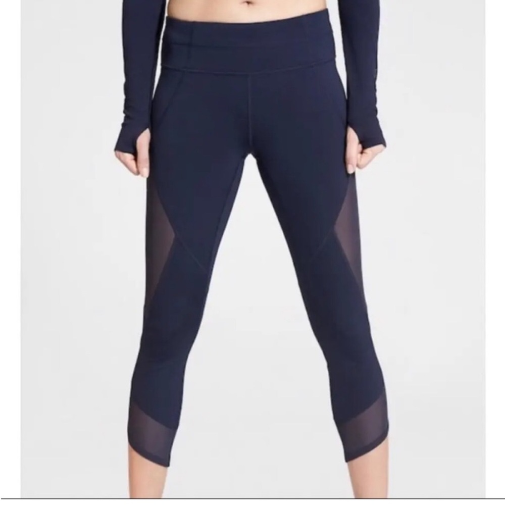 Athleta Aura Sonar capri leggings size small